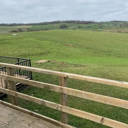Daire Farm Caravan On Working Farm Dacre (Cumbria)